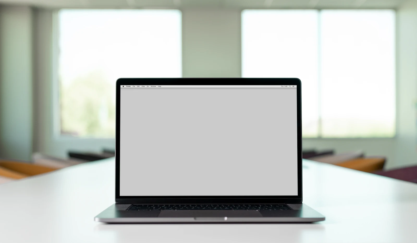 Dizüstü bilgisayarda açık bir kurumsal web sitesi